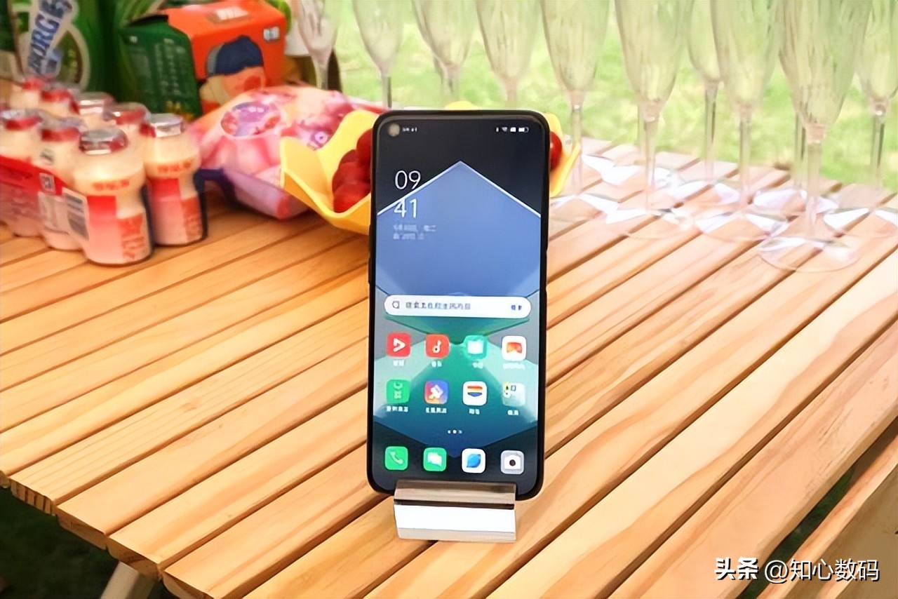 opporeno7和vivos12哪个值得入手,opporeno2z花了1700买的贵不贵