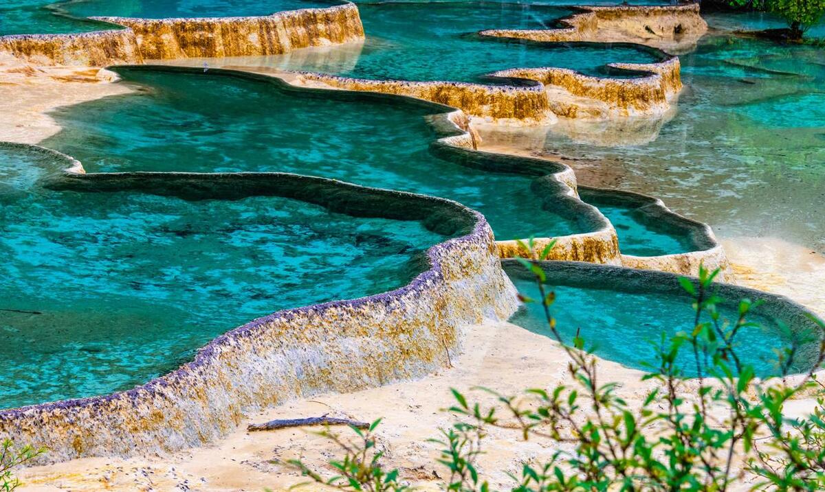 四川九寨沟自由行游玩攻略大全,四川旅游必去十大景点推荐九寨沟
