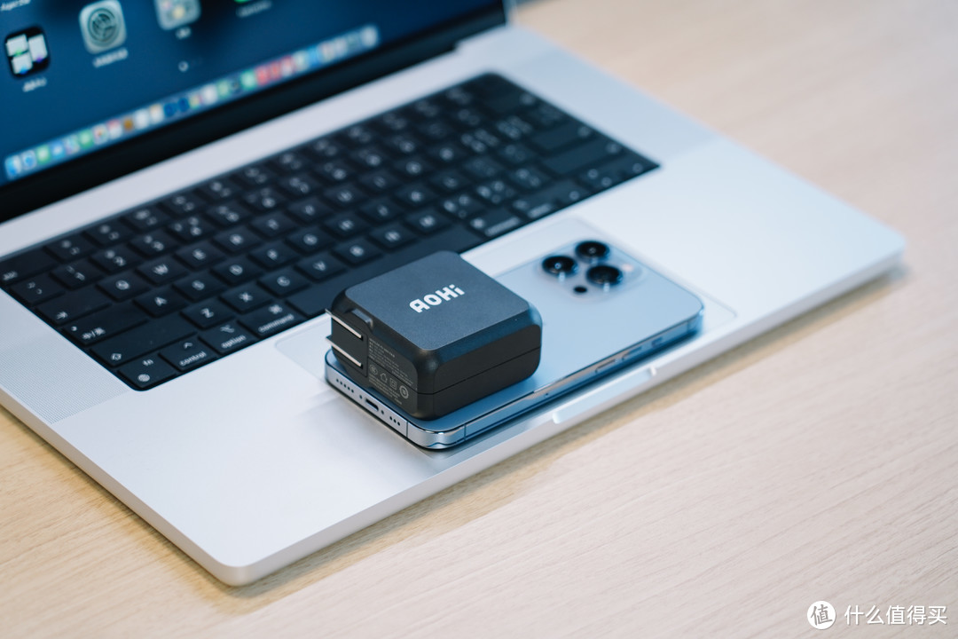 aohi100w双口氮化镓充电器测评,aohi充电器测评140w