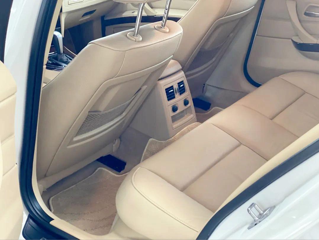 破烂不堪的废旧车变成新车的视频,宝马e90325i