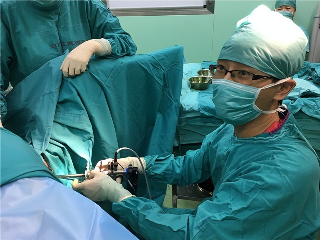 分娩时的紧急情况及应对措施,分娩时孕妇遇到的三件尴尬事