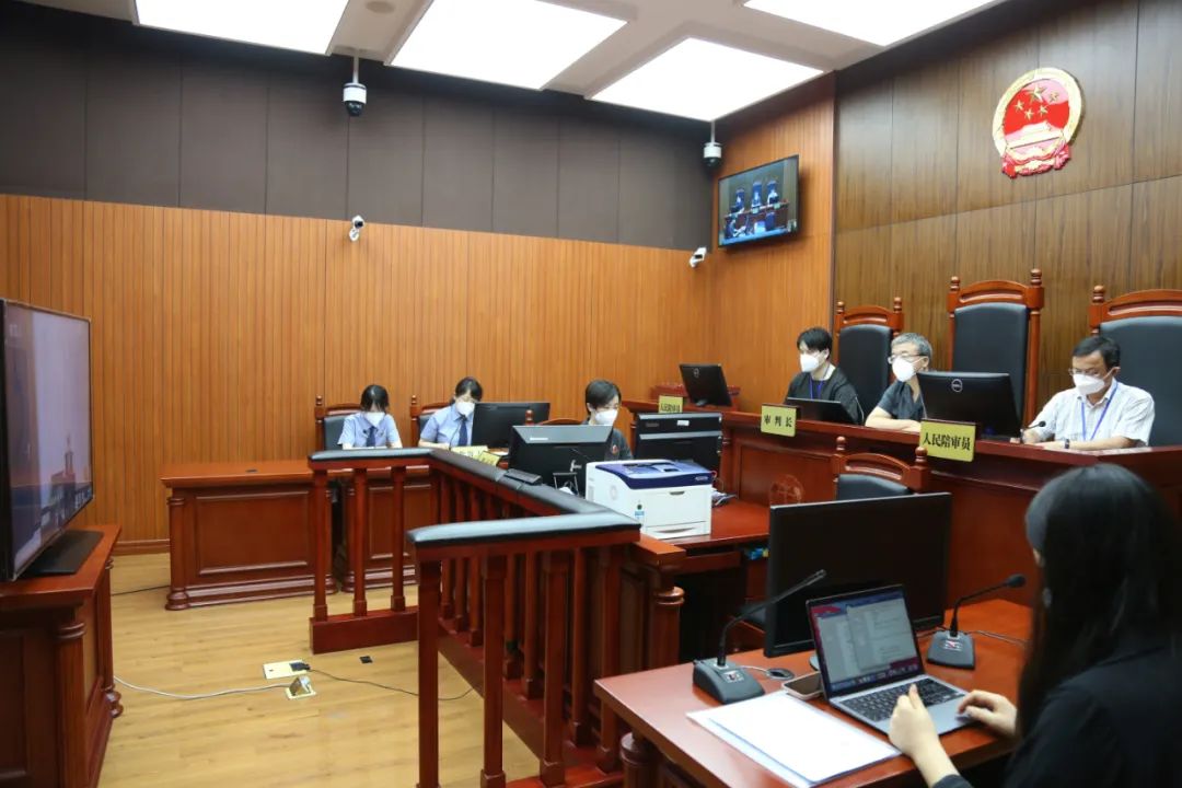 保险业务员骗取保险公司理赔款,保险业务员骗无收入老人买保险