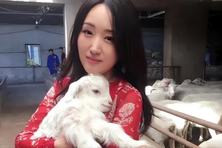 杨钰莹与赖文峰分手25年，一个娶妻生子，一个不婚不育令人泪目！