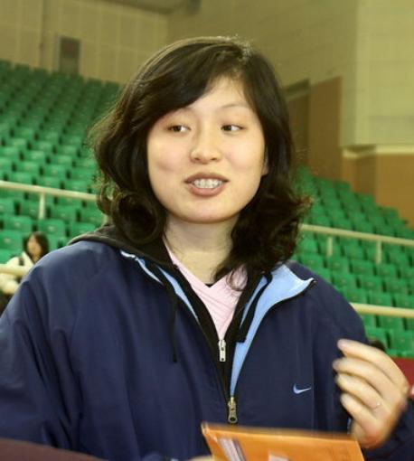 篮球巨星姚明现在的年龄有多大了,姚明为什么退役六年才入选名人堂