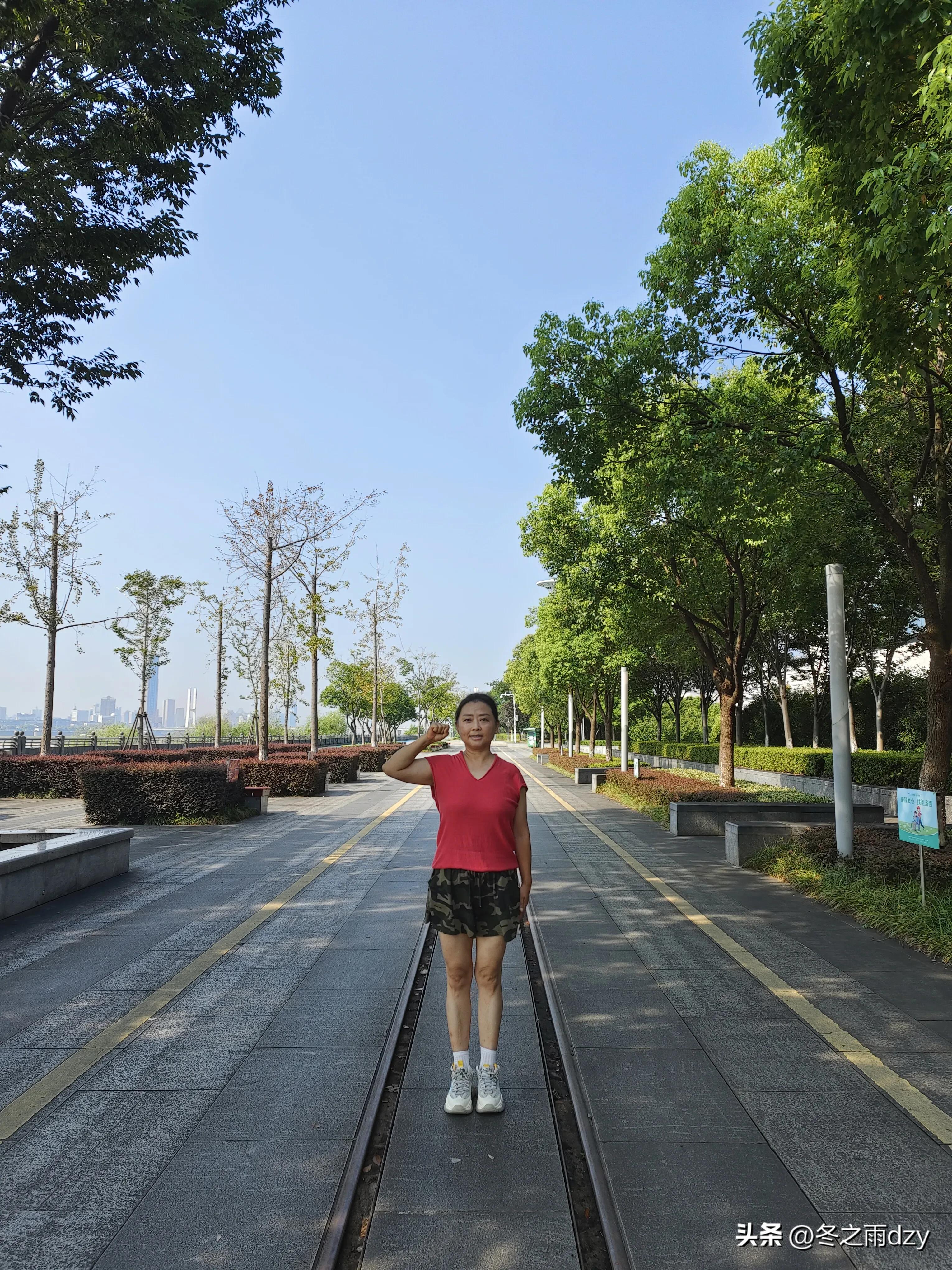 南昌舰主题园凤凰洲湿地公园,凤凰洲建军广场