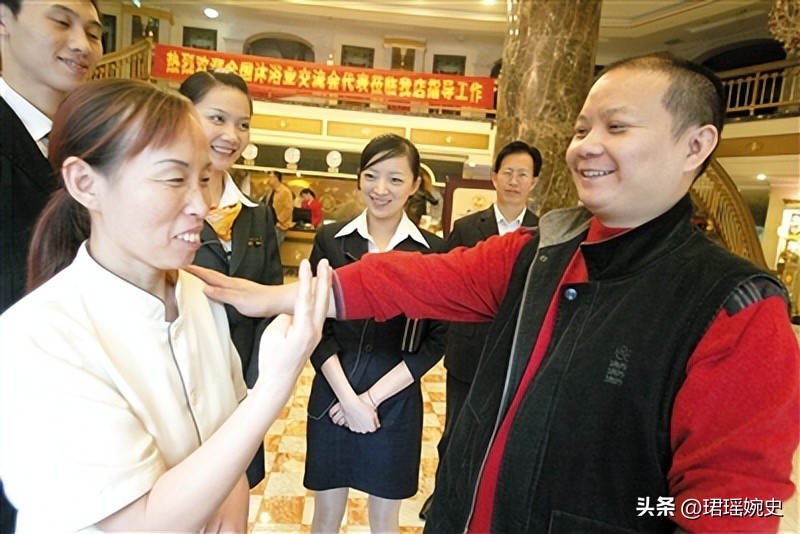 曾经的重庆富豪郭家富,郭家富给员工买的江景房