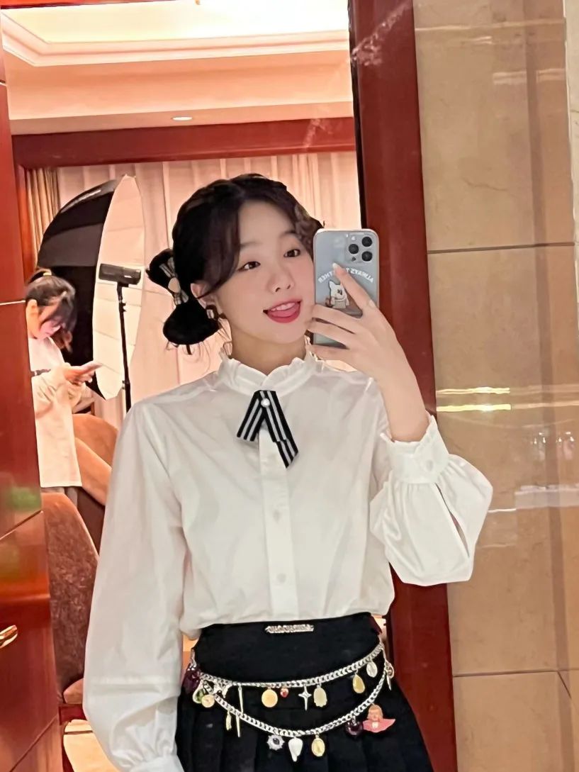 今年冬天流行显脸小的新款发型,今年流行的冬季发型减龄