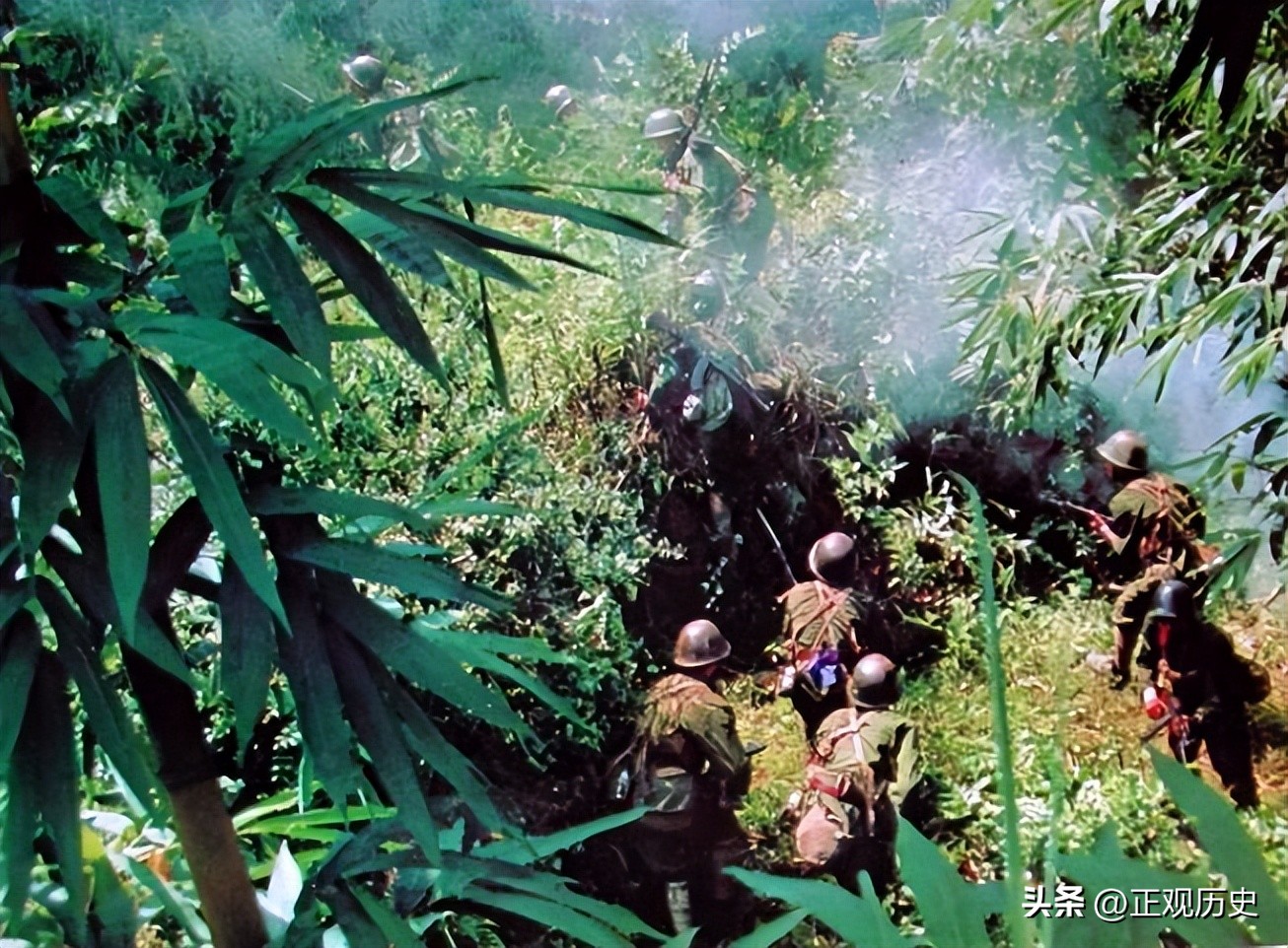 解放军打越军的战术,我军攻破越军的最后一道防线视频