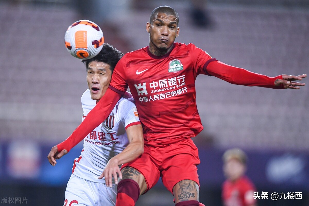 河南艰难：禁赛一年废了多拉多，联赛收尾再废卡兰加，专治不服？