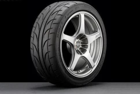 和玛吉斯轮胎一样花纹的轮胎,轮胎的花纹型号在轮胎上有标注吗