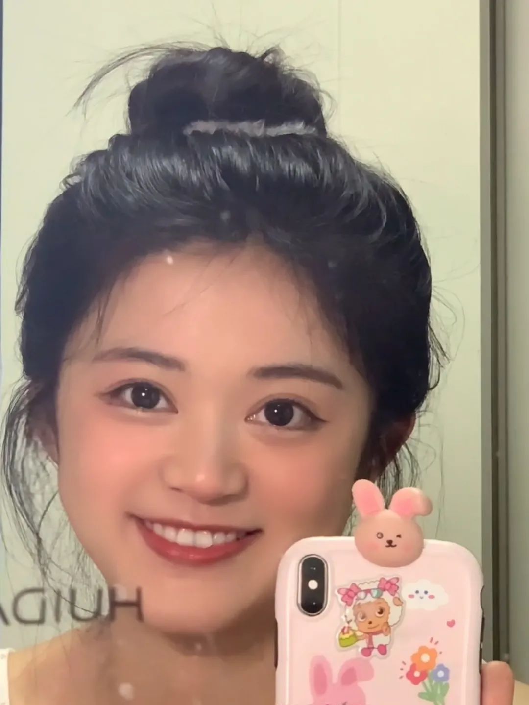 圆脸扎发显脸小,圆脸怎么扎显脸小