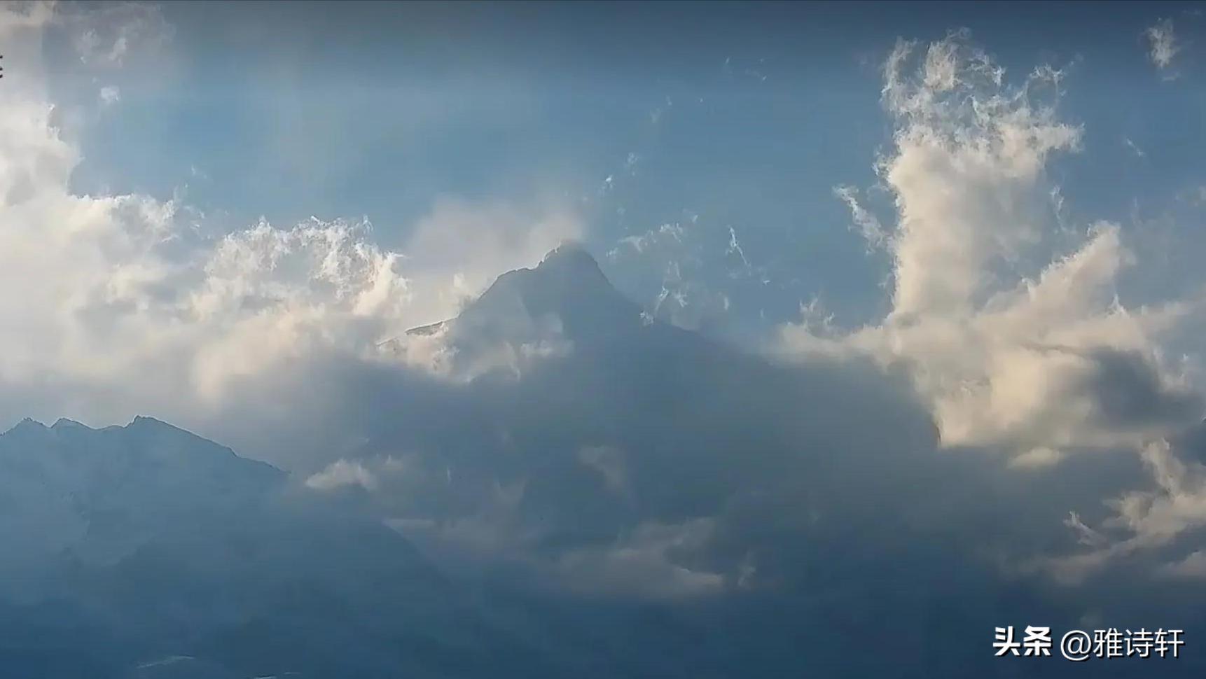 足不出户看大美云南,看到梅里雪山主峰卡瓦格博峰真美