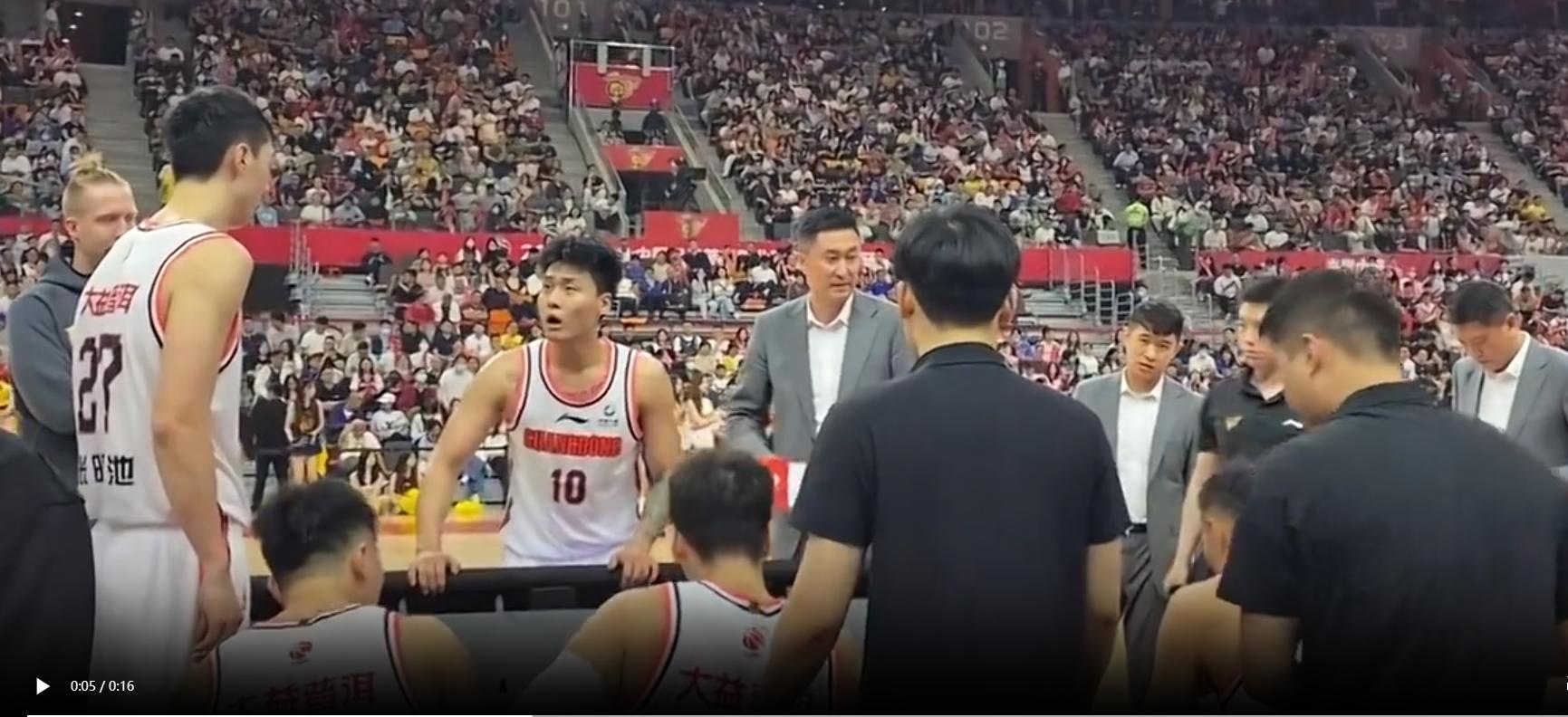 赵睿冲突杜锋让其淡定,赵睿骂张明池是哪一场