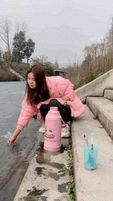 女孩子看见照片后就发个哈哈哈,姑娘不是什么照片都能随便发的