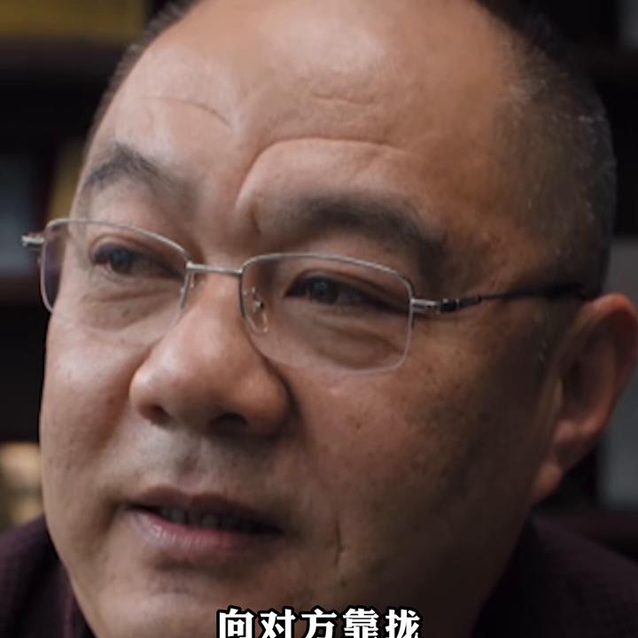 两个*江老**湖之间的你来我往，一场手把手的人情世故教学。#...