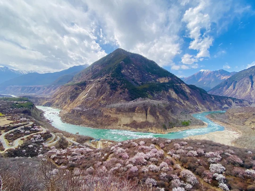 龙泉山看桃花徒步最佳路线,徒步穿越十里桃花漫山遍野