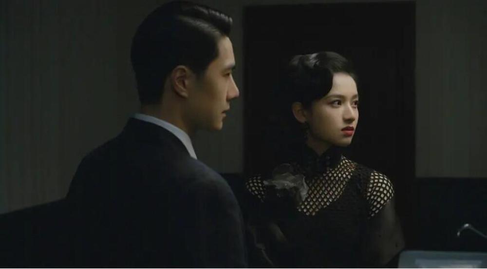 从3个角度对比谍战片《色戒》和《无名》，它们的差距，不止*欲情**