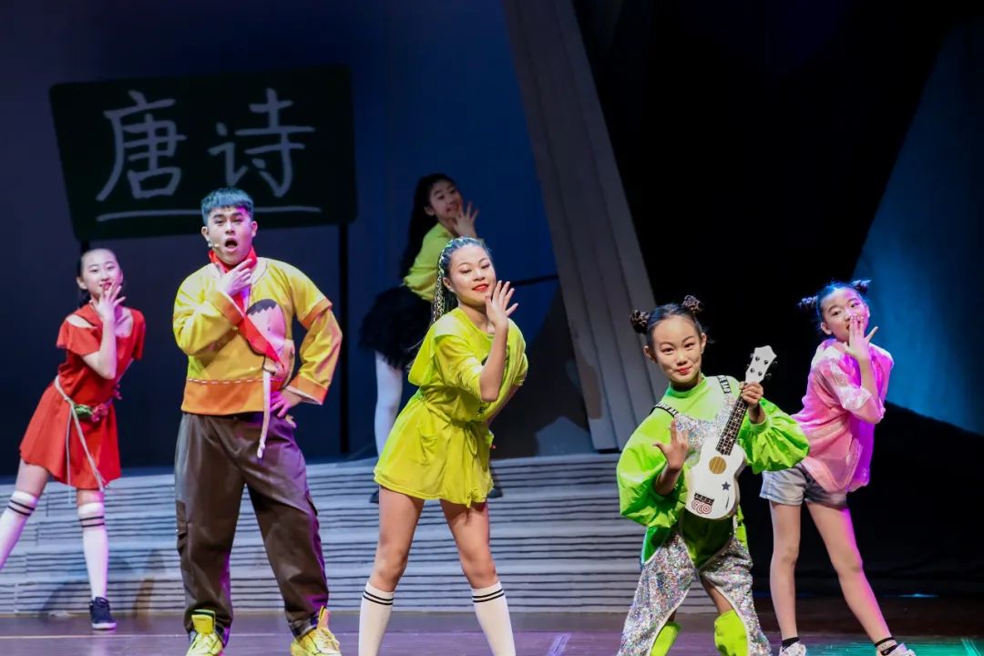 津云福利丨超亿人气+智趣成长！舞台剧《米小圈之李白白不白》天津站开启古今对话