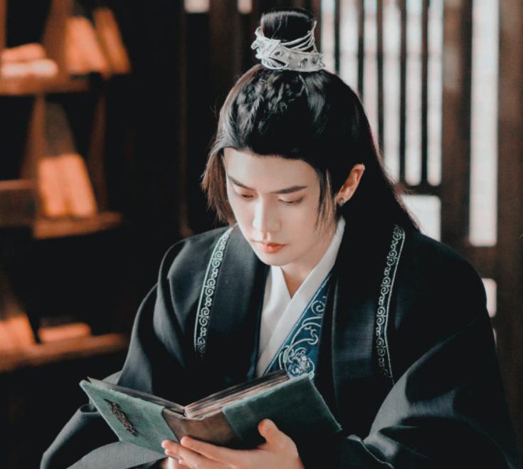 迪丽热巴任嘉伦与君初相识氛围感,迪丽热巴任嘉伦与君初相识歌曲