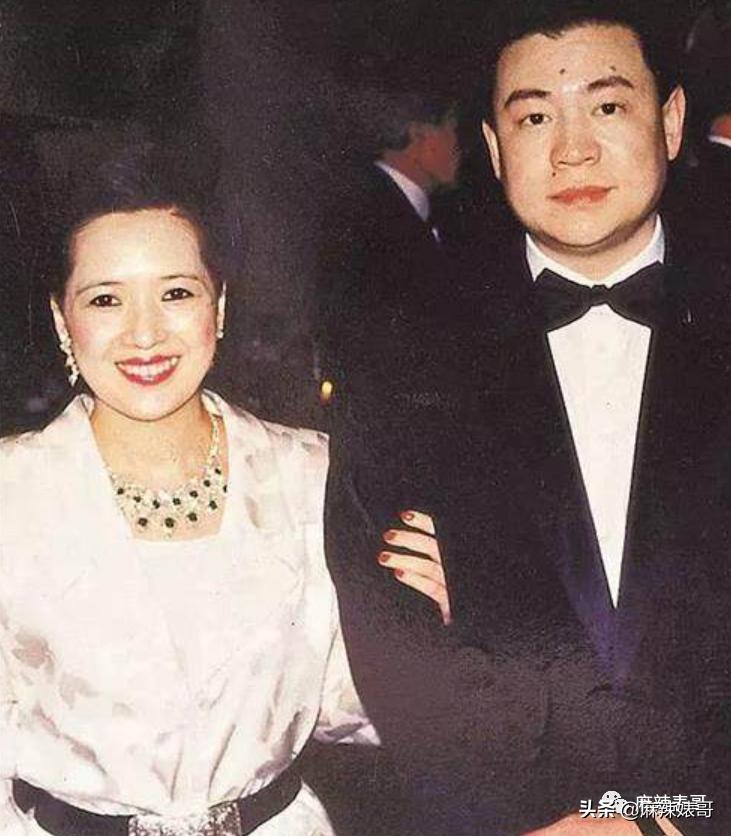 李嘉欣是否两次急救,李嘉欣突然住院急救