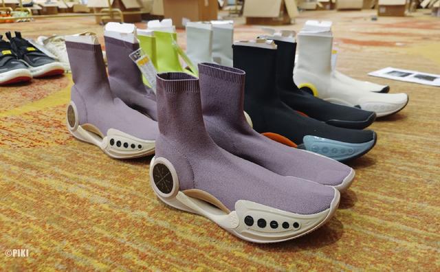 安踏马赫4代新配色和基础款,安踏进击4代鹅黄荧光晨曦红