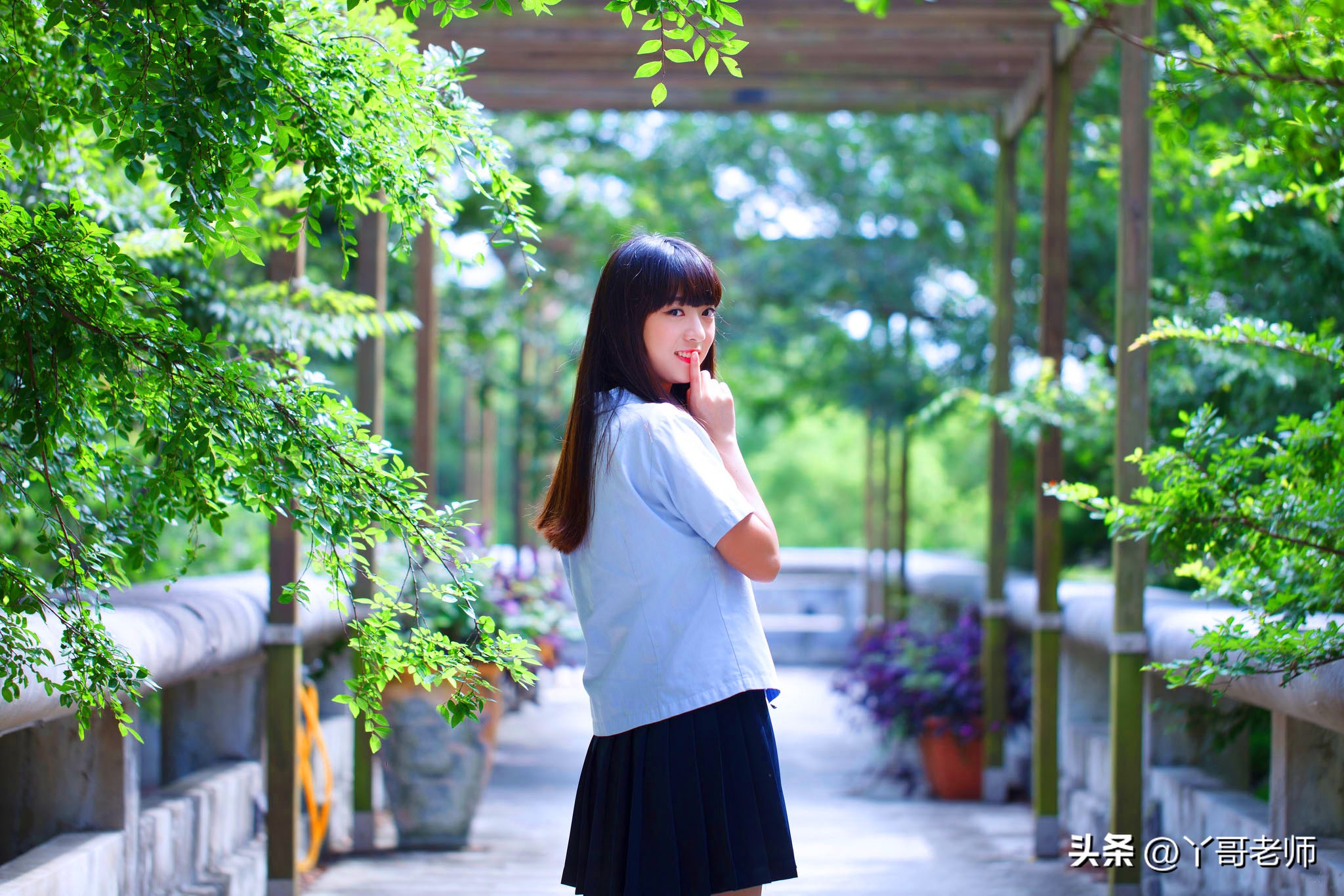 女大学生课余做“私人伴游”，挣钱快又多，她的感受如何