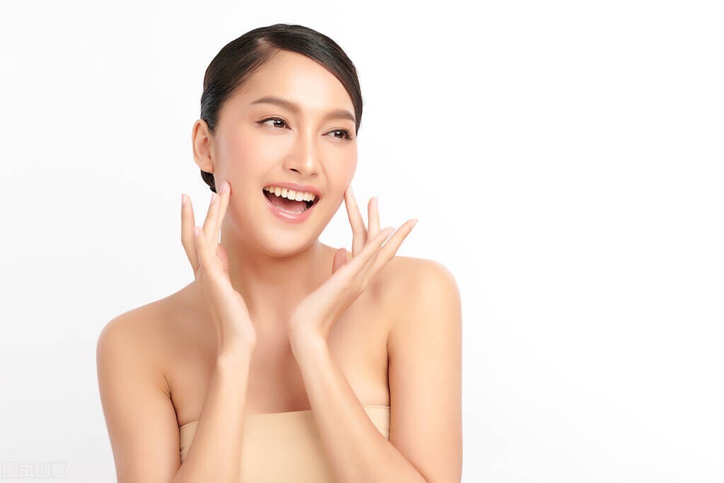 黑头在显微镜上是什么东西,脸上的黑头