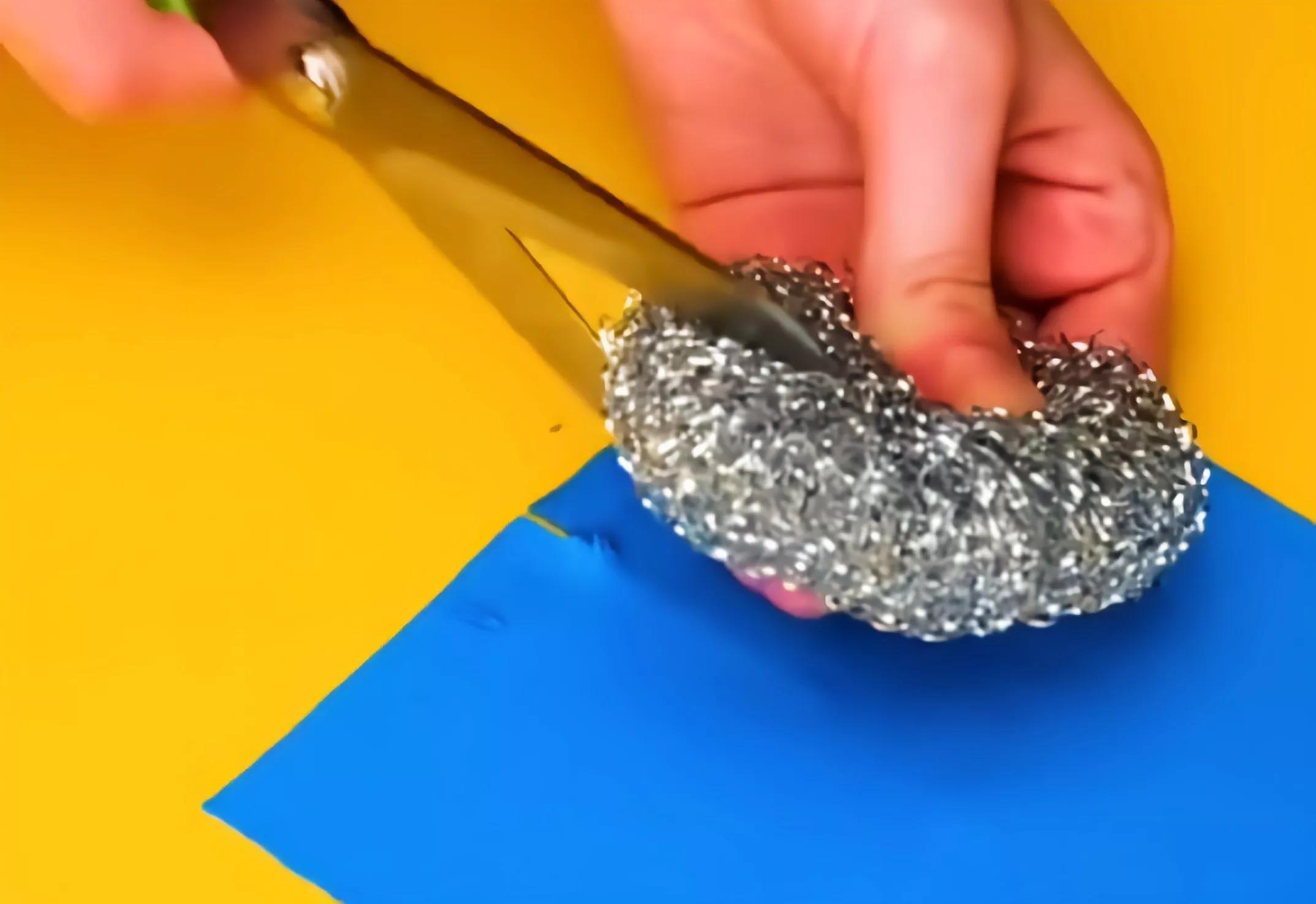 只用小苏打和白醋做胶水,不用小苏打光用牙膏做胶水