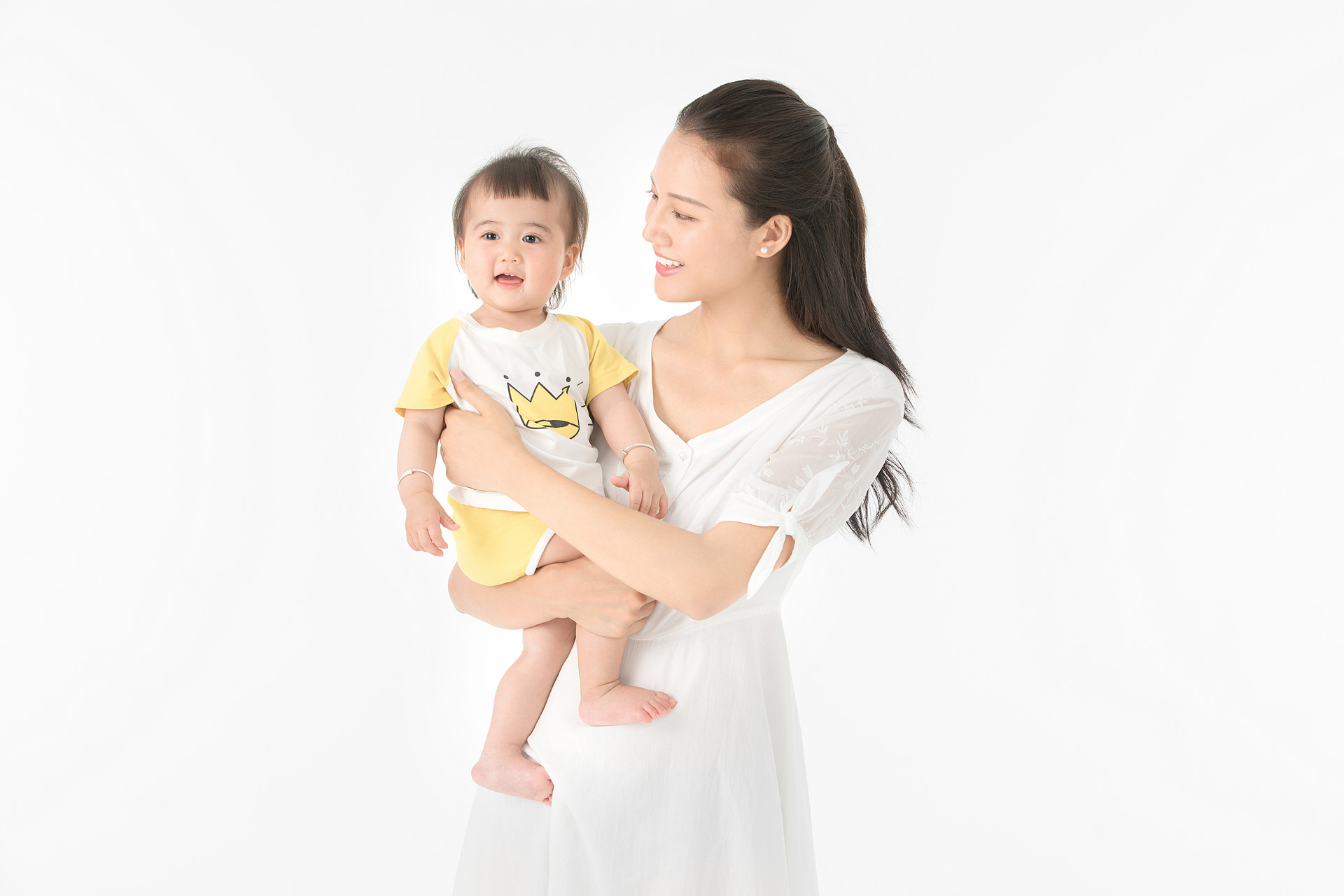 孩子每个月的体重增长标准,6个月到1岁宝宝体重增长标准