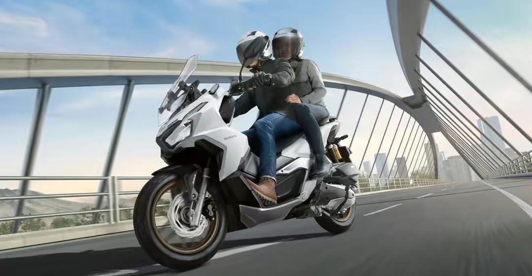 本田pcx160与大阳adv150对比,pcx160和adv160区别