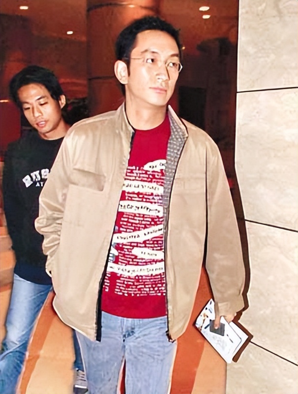 最近被爆丑闻的男星,当红顶级男星丑闻被爆出