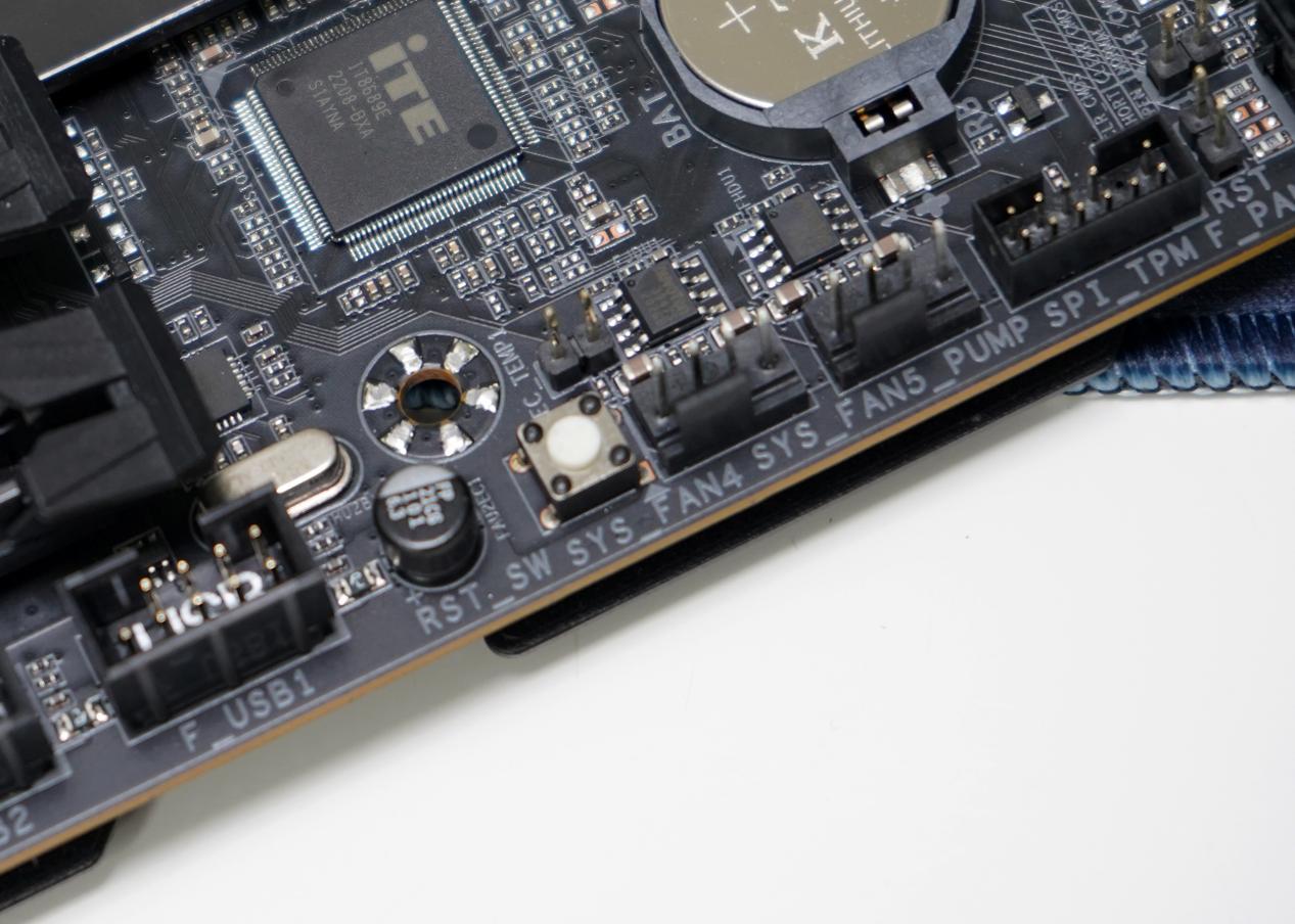 z790技嘉小雕和超耐久主板区别,技嘉超级雕主板z790搭配什么显卡