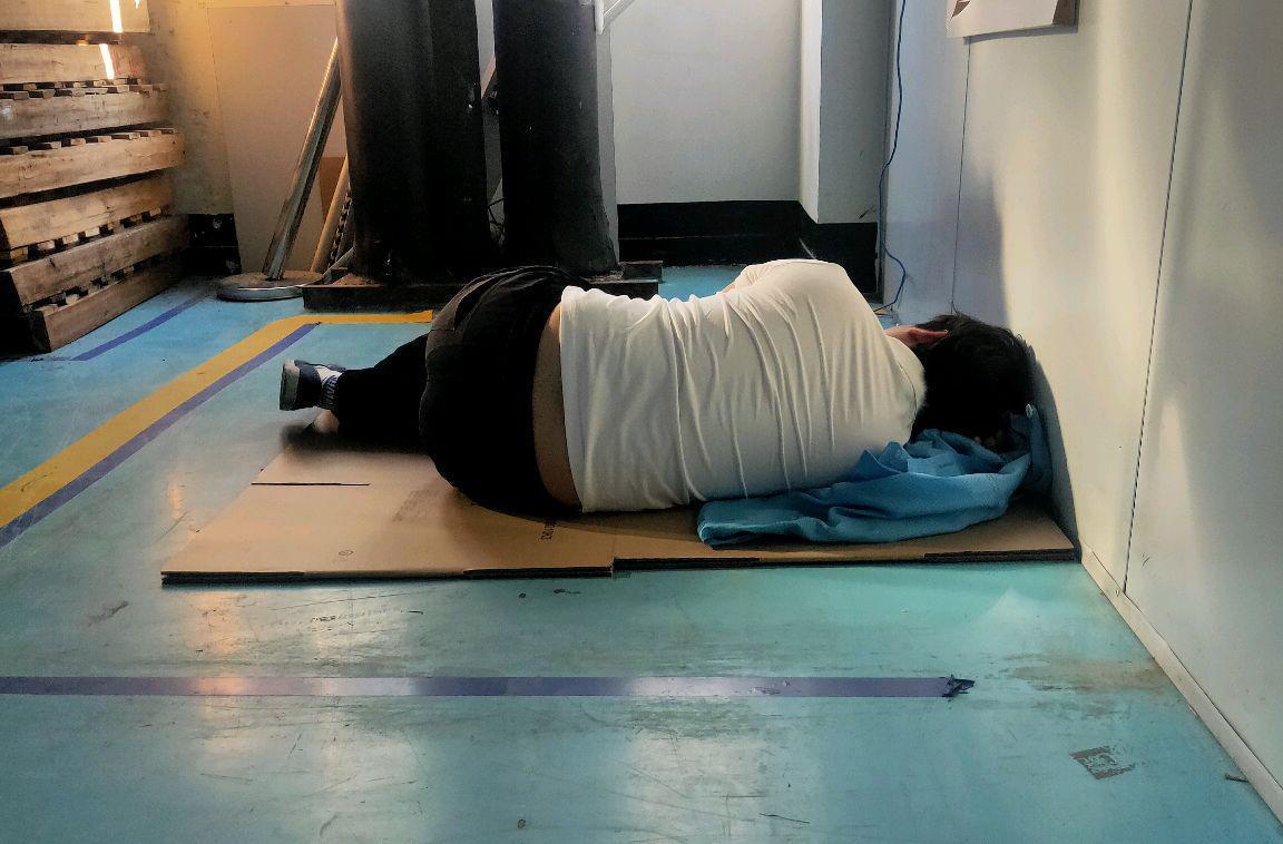 在深圳打拼工作和生活压力很大,在深圳努力拼搏为了生活