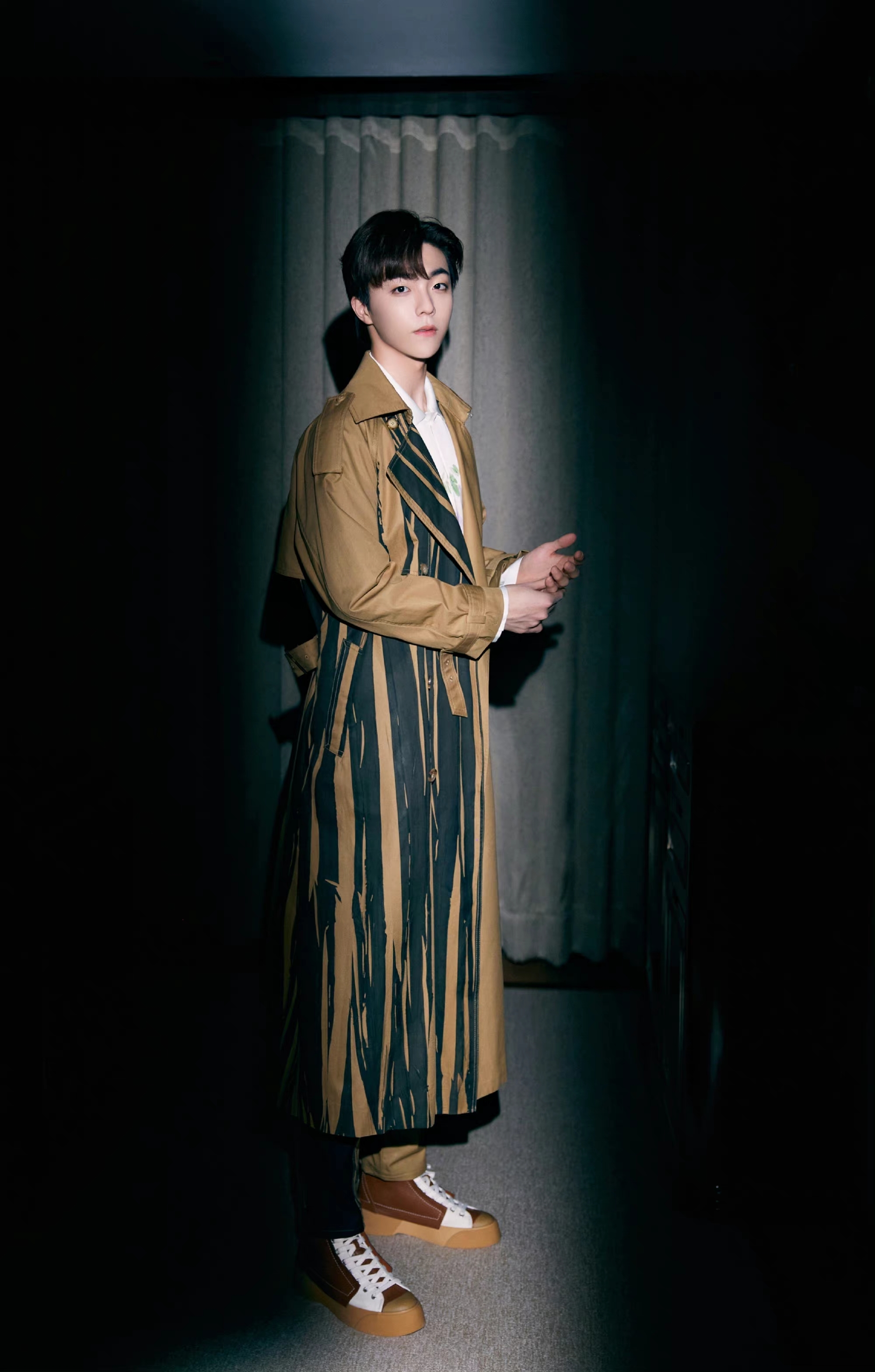 男士风衣这么穿才时尚,男士穿搭秋冬高级感风衣