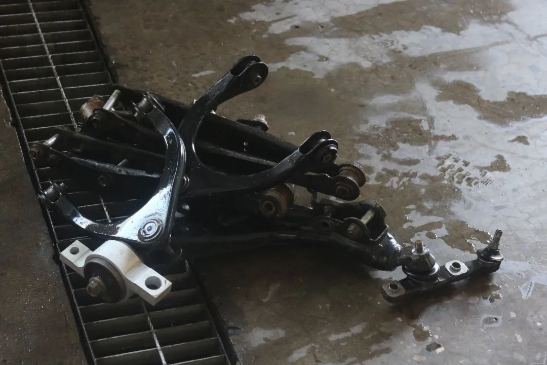 12代皇冠翻新后能开多久,坏掉的车改造成新车