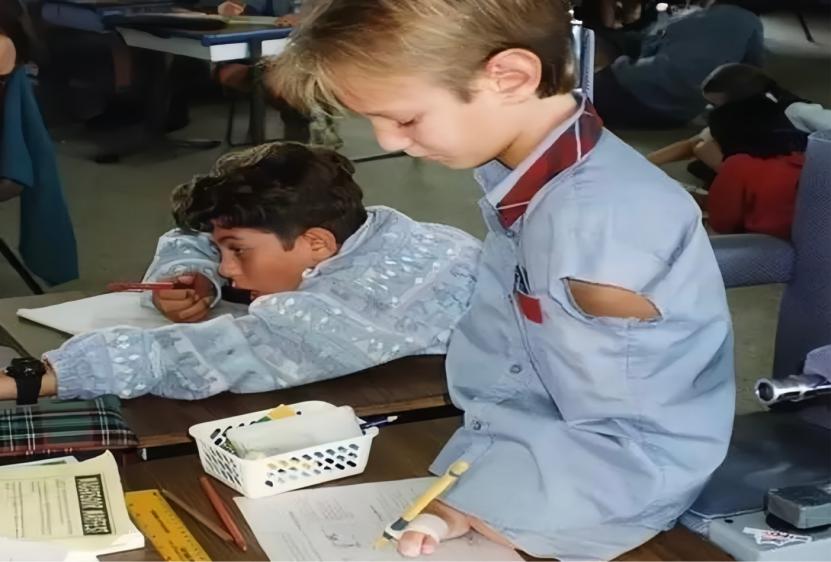 浠栨病鏈夋墜娌℃湁鑴氬嵈鎴愪簡寰嬪笀,浠栨病鏈夋墜鍗寸敤鑴氭敼鍐欎簡鍛借繍