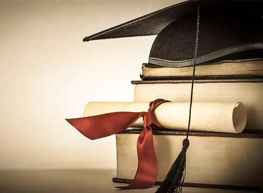 面对高学历如何消除自卑,低学历自卑的解决方法