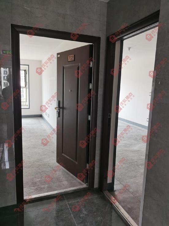 面包砖铺地板,柏油路面刷漆多少钱一平米