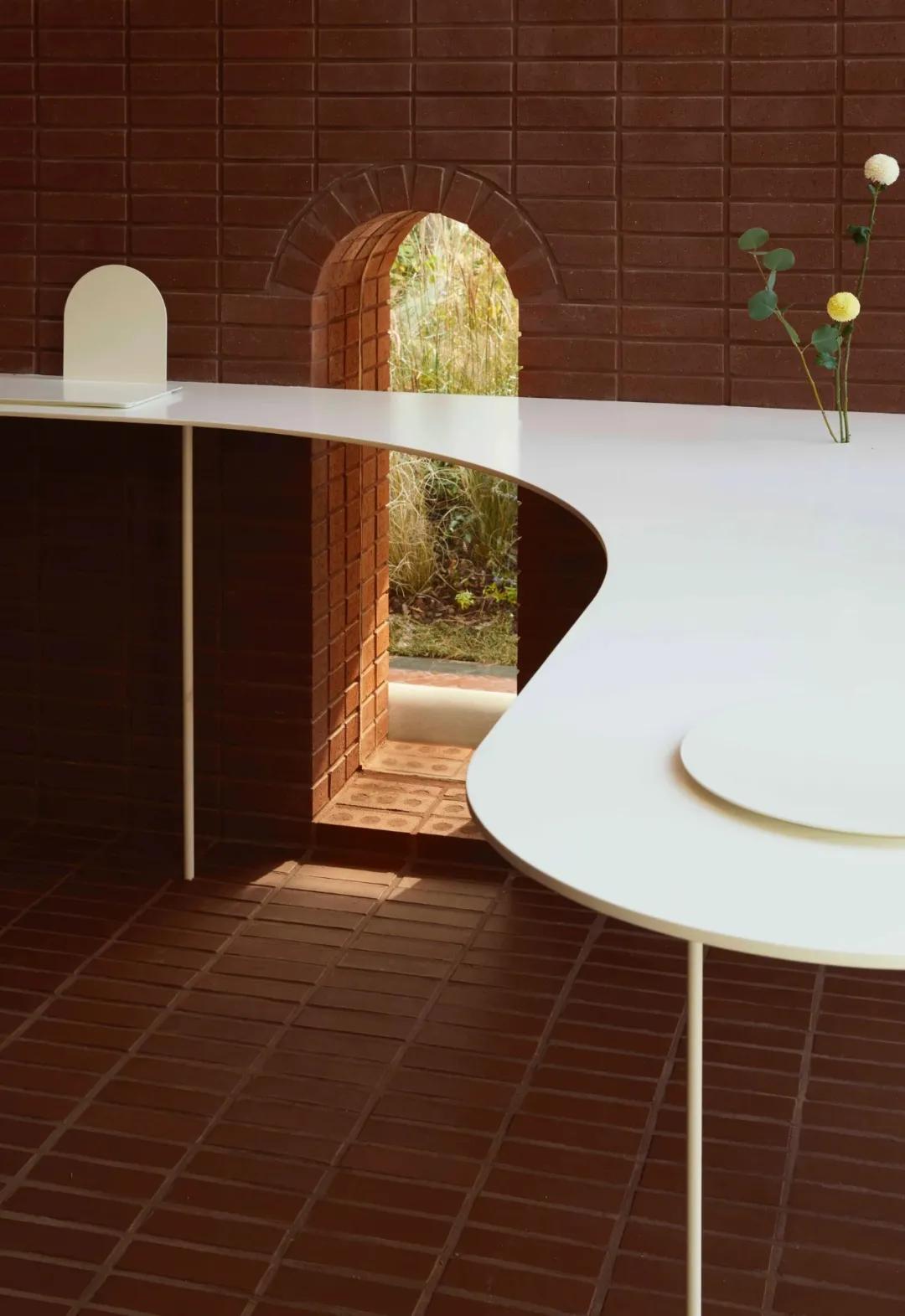 咖啡馆与餐厅一起的设计,极简咖啡厅设计案例赏析