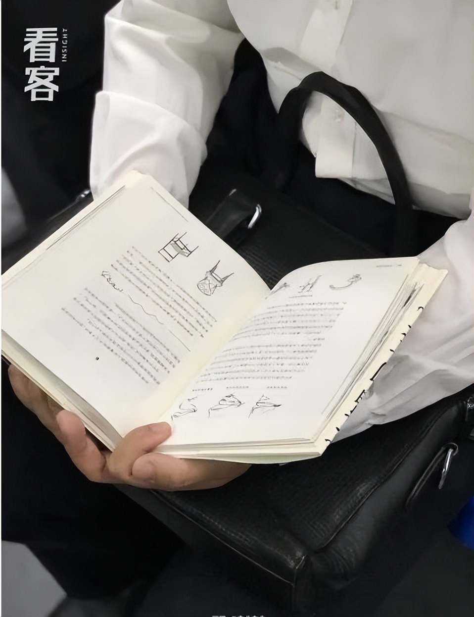 北京通勤路上,她用镜头记录2000个捧着书的人