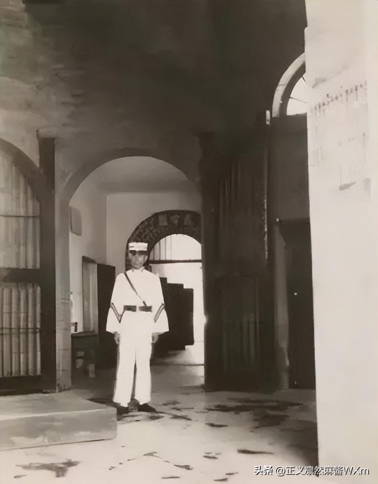 侵华日军残酷*行暴**，女子为活命脱下衣服让日本人拍摄，*辱侮**至死