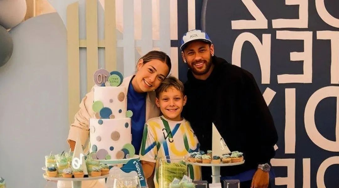 内马尔到底有多暖心,内马尔比赛后和粉丝暖心瞬间