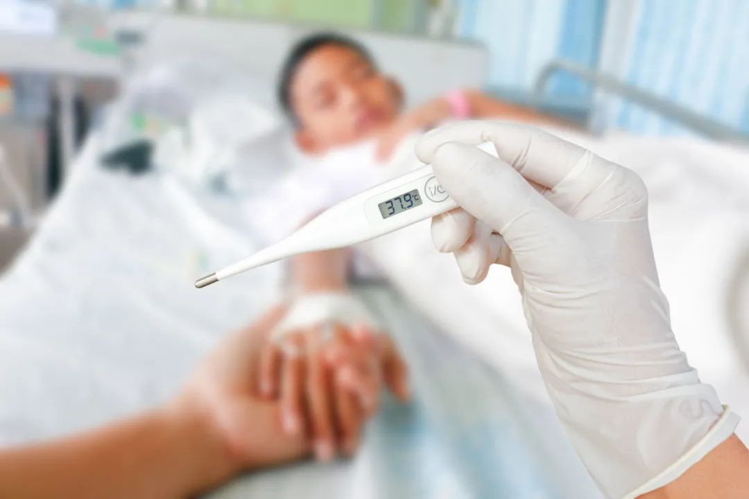 二阳高烧后怎么一直低烧,二阳为什么高烧反反复复