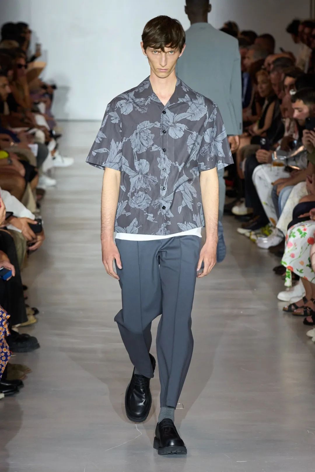 阿玛尼2024米兰春夏时装秀,2024米兰春夏时装周时间表