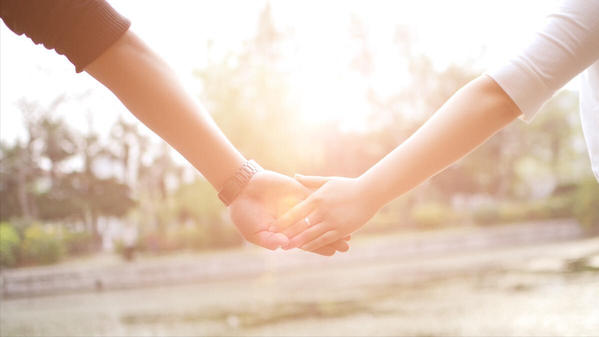 女性间歇出血怎么回事,女性出血的原因及解决方法