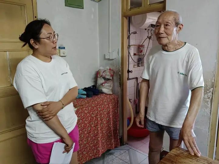 杭州退休独居教授,杭州老教授独居