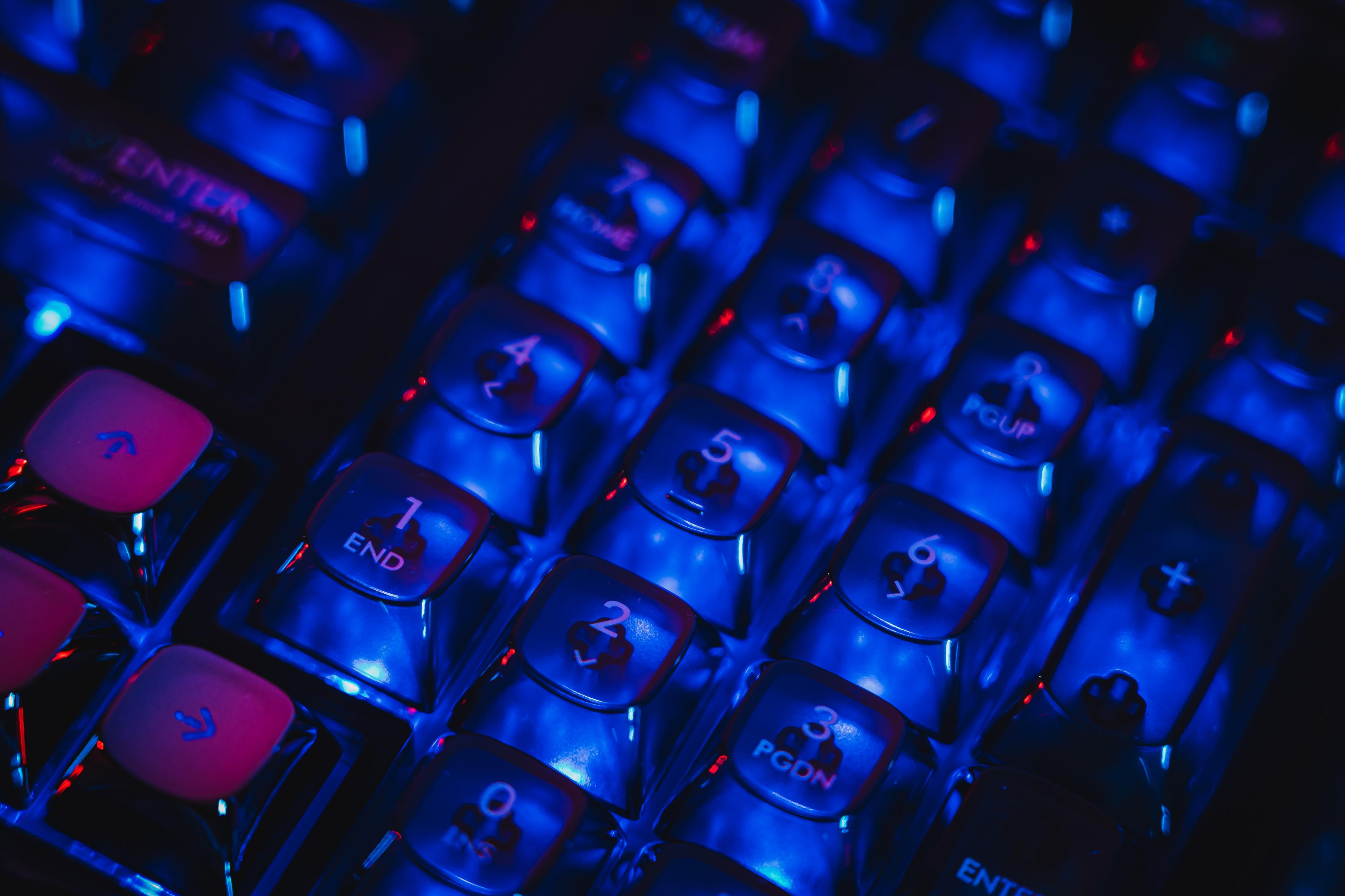 从黑白到多彩，客制化键盘能带来哪些惊喜？米物BlackIO98体验