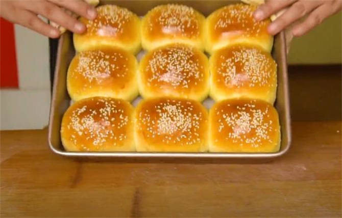 鸡蛋牛奶早餐饼教学 (早餐面包牛奶鸡蛋教程)