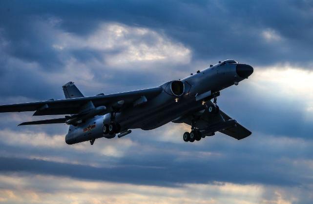 两艘美舰过航台湾海峡新闻评述,台媒报道美舰过航台湾海峡