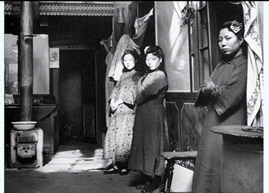 鏃ュ啗渚靛崕鍏借,渚靛崕鏃ュ啗鍏借